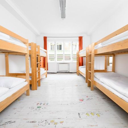 Benedikt City Center Hostel Прага Екстериор снимка