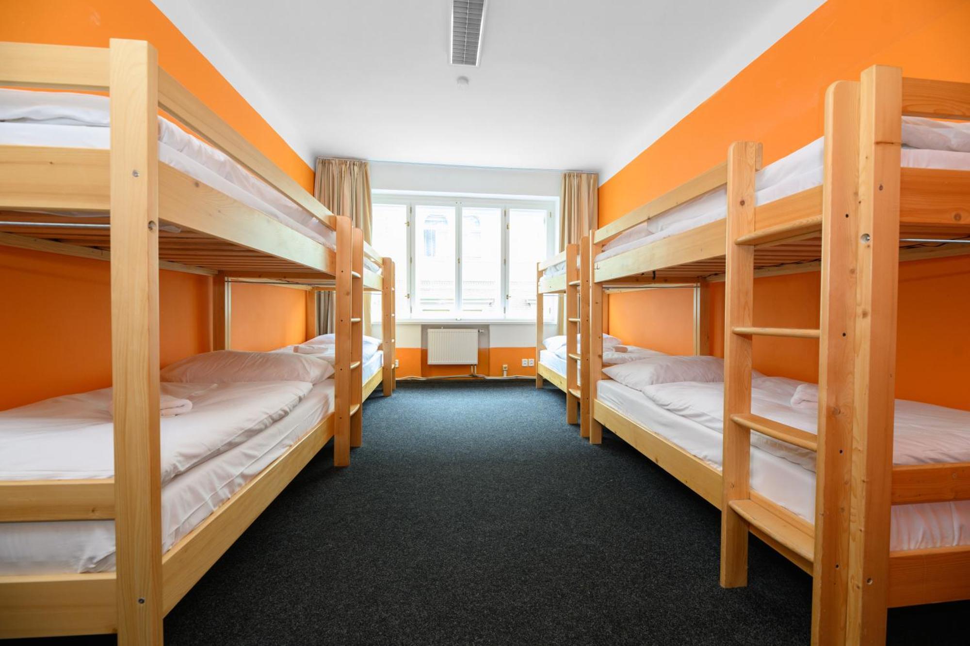 Benedikt City Center Hostel Прага Екстериор снимка