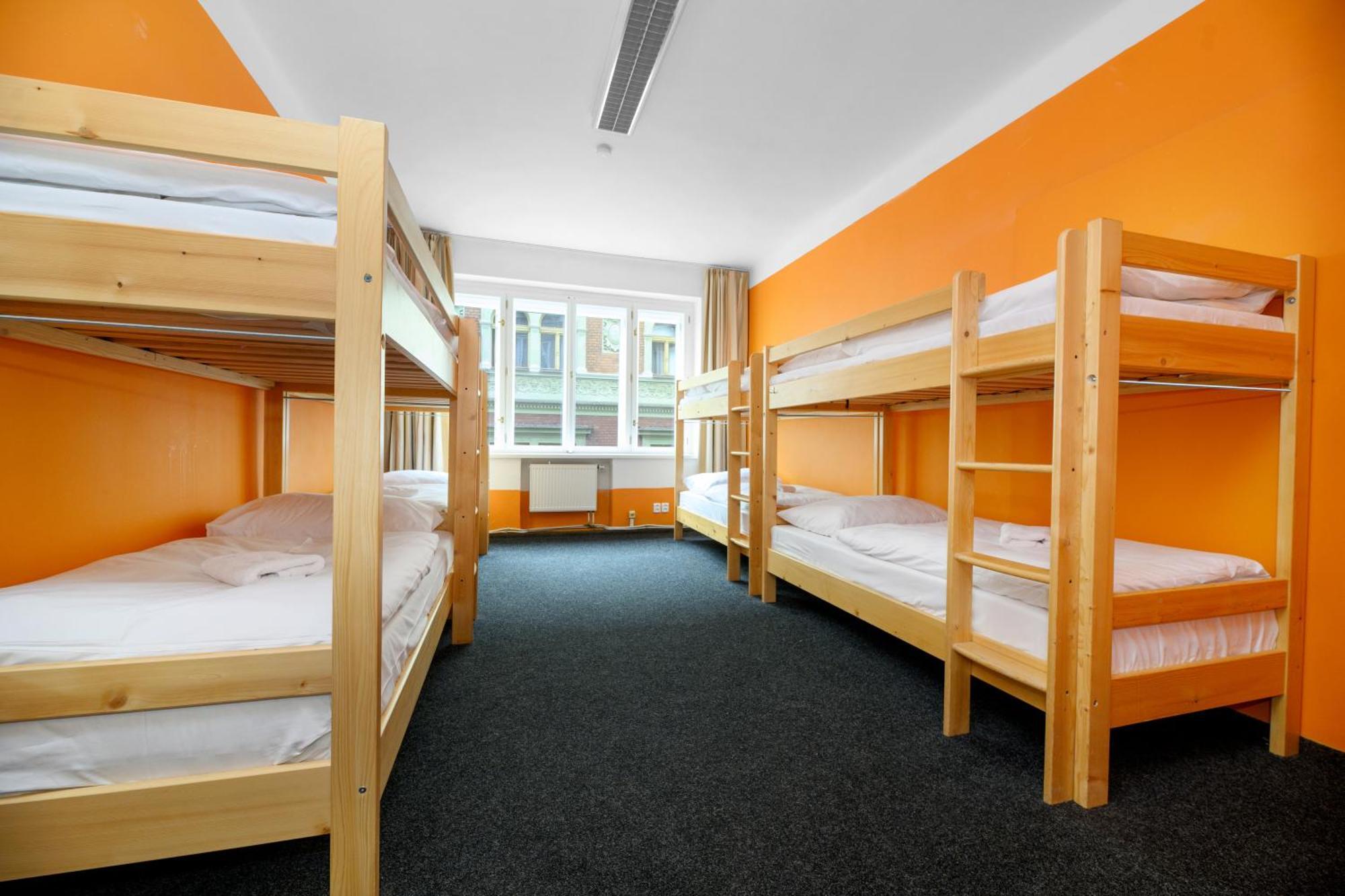 Benedikt City Center Hostel Прага Екстериор снимка