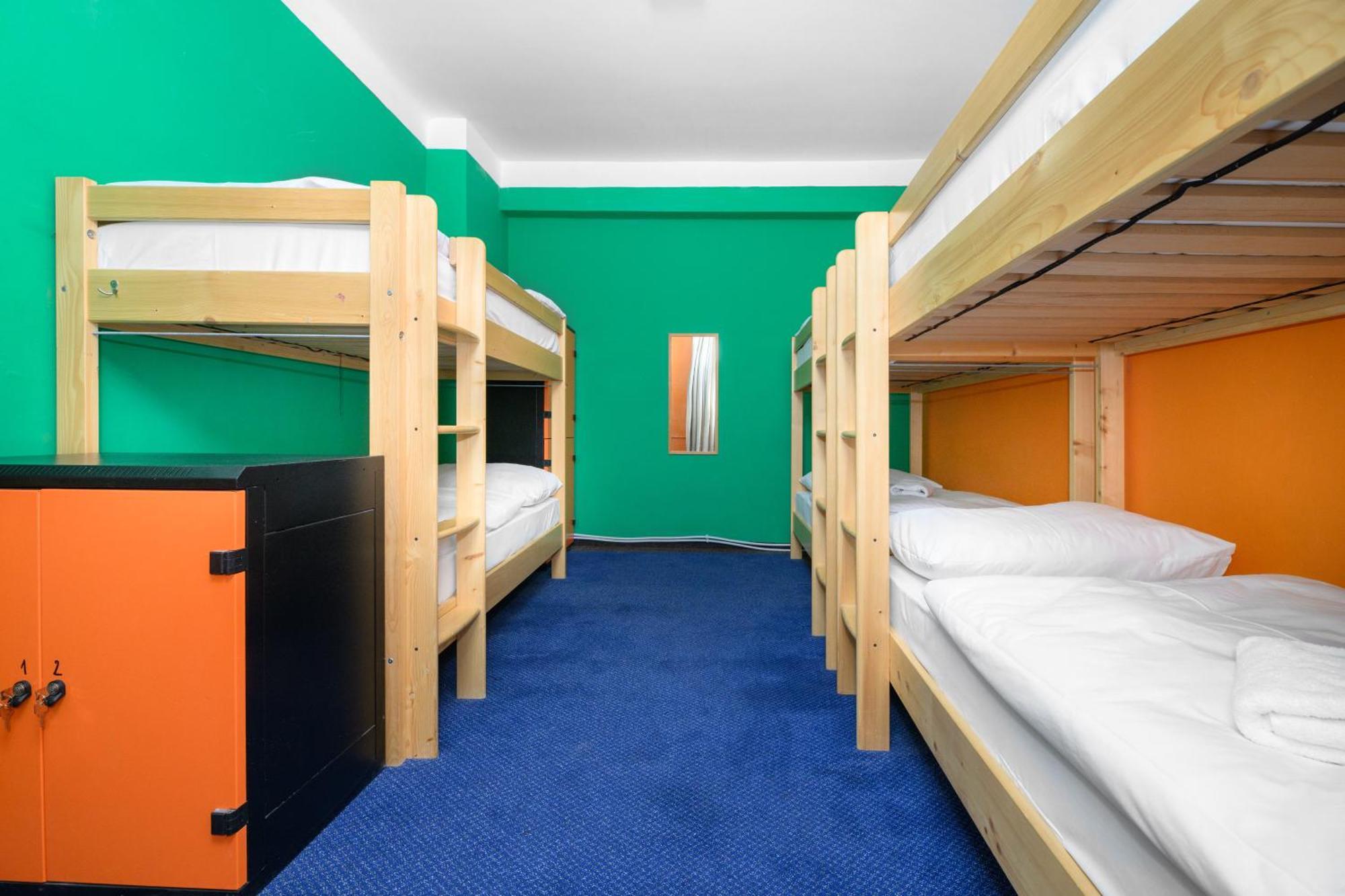 Benedikt City Center Hostel Прага Екстериор снимка