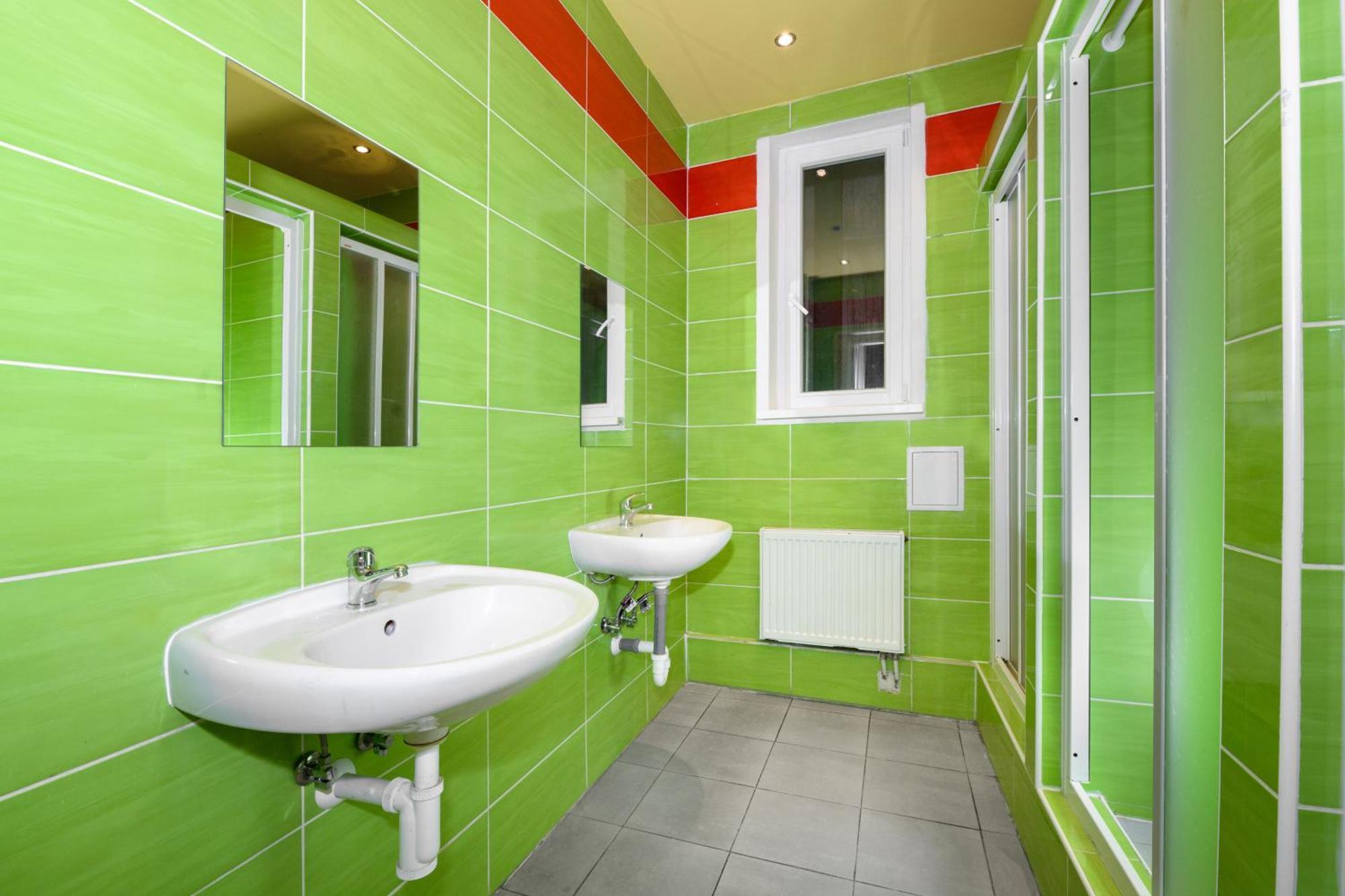 Benedikt City Center Hostel Прага Екстериор снимка