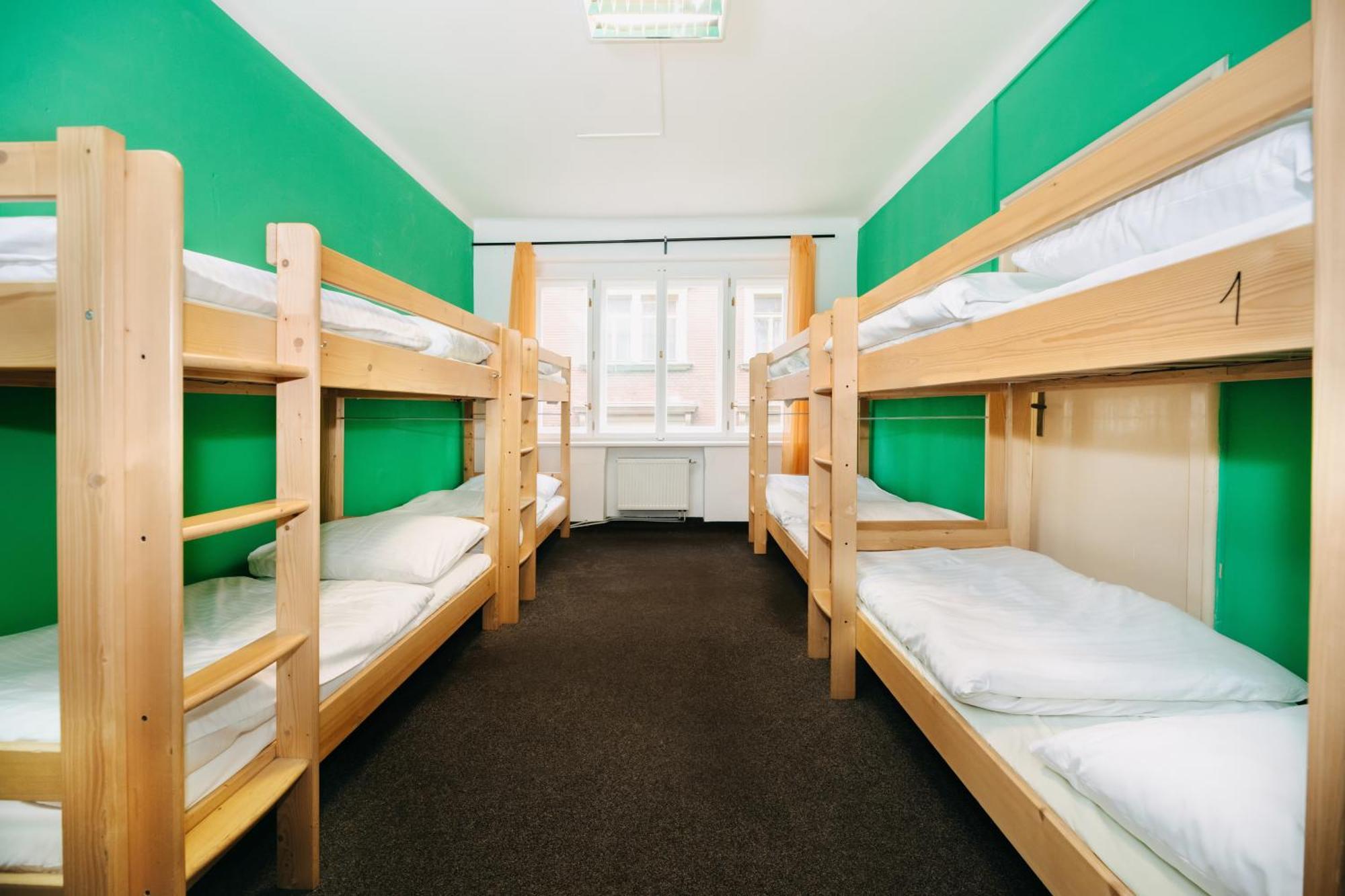 Benedikt City Center Hostel Прага Екстериор снимка