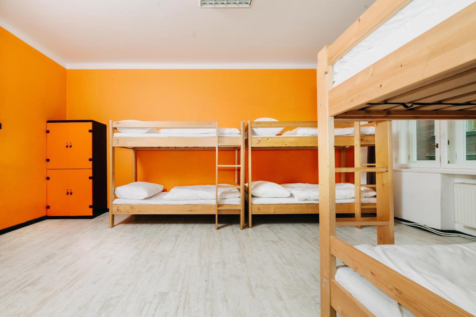 Benedikt City Center Hostel Прага Екстериор снимка