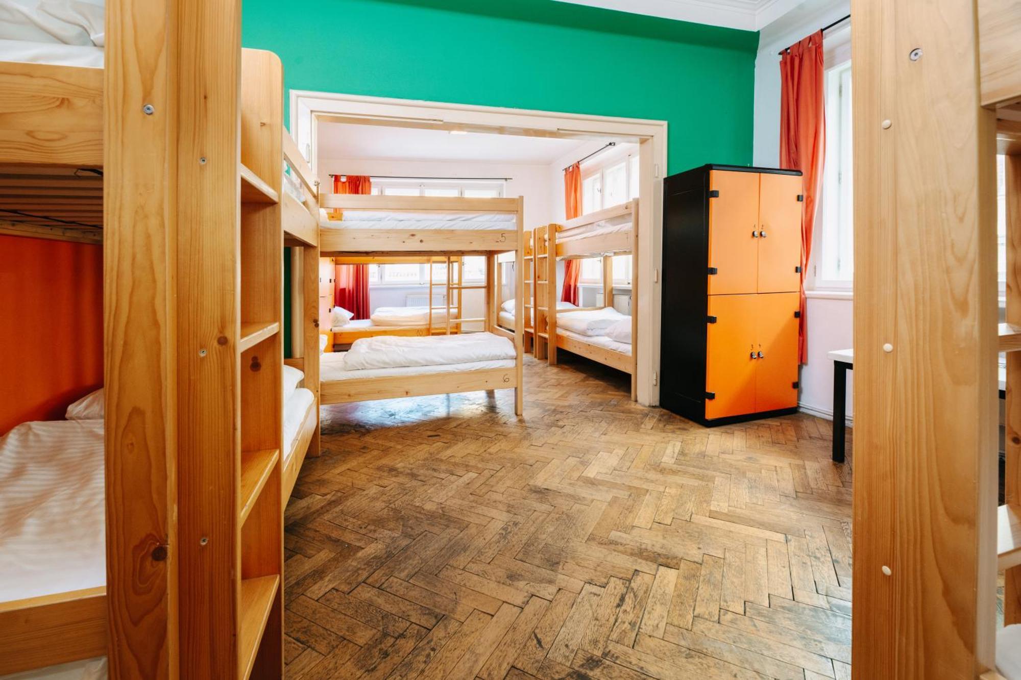 Benedikt City Center Hostel Прага Екстериор снимка