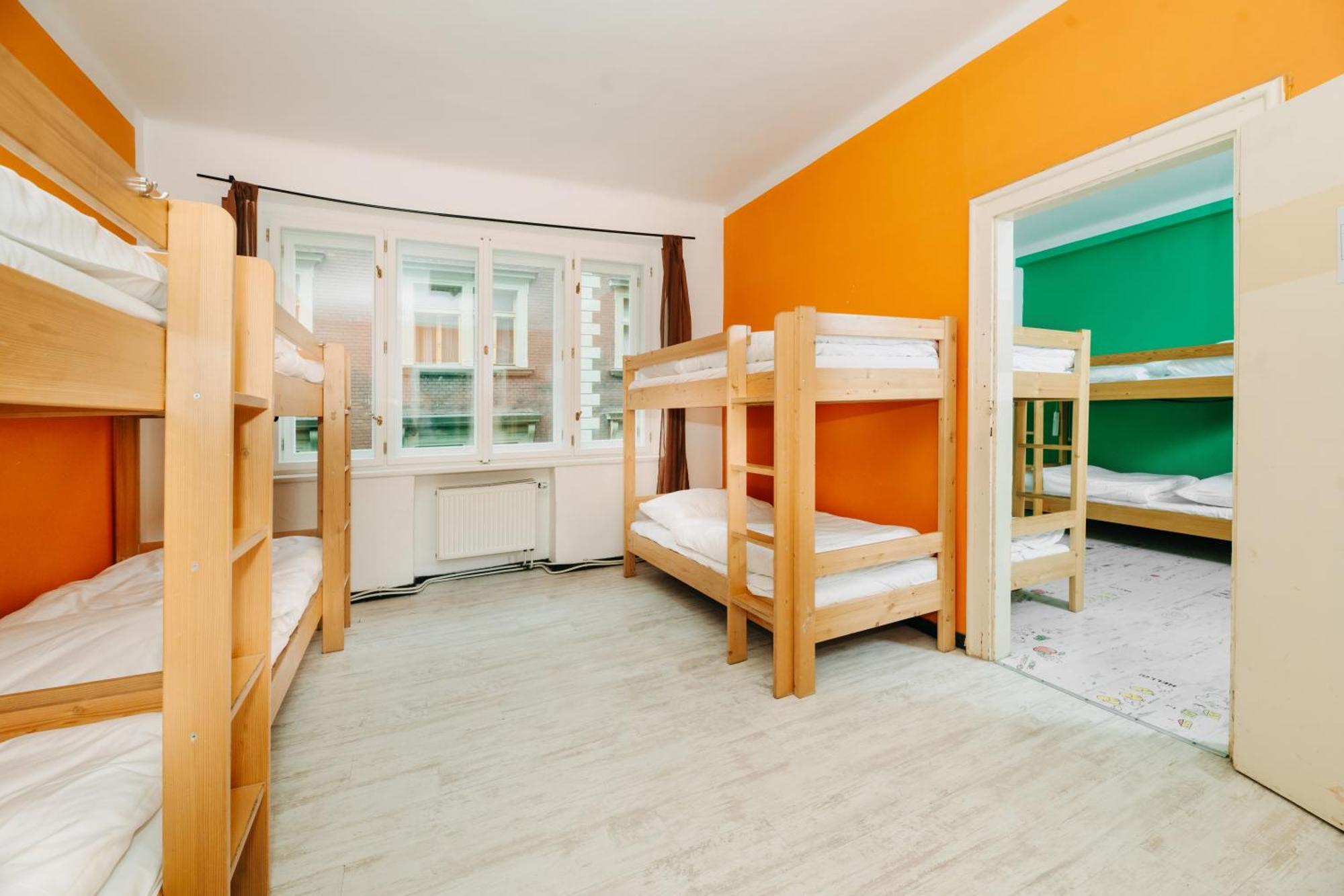 Benedikt City Center Hostel Прага Екстериор снимка