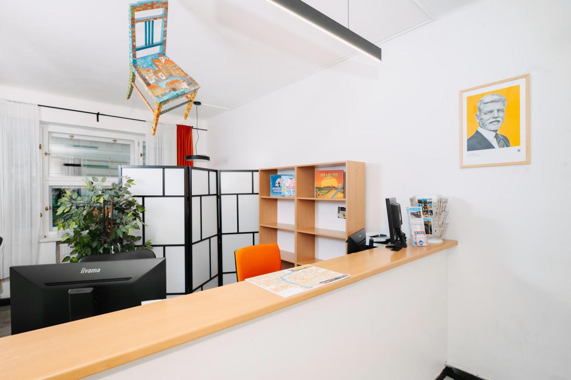 Benedikt City Center Hostel Прага Екстериор снимка