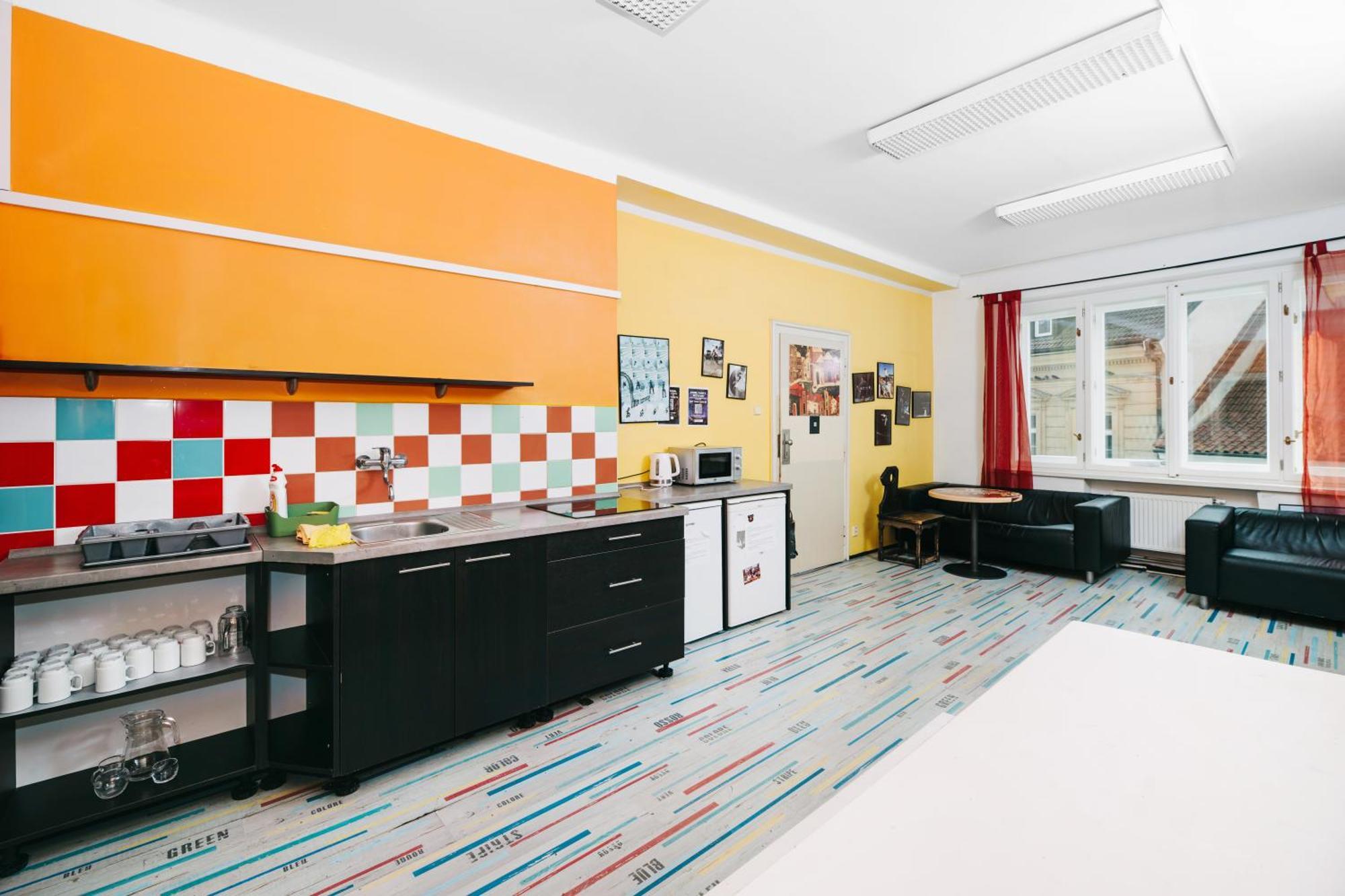 Benedikt City Center Hostel Прага Екстериор снимка