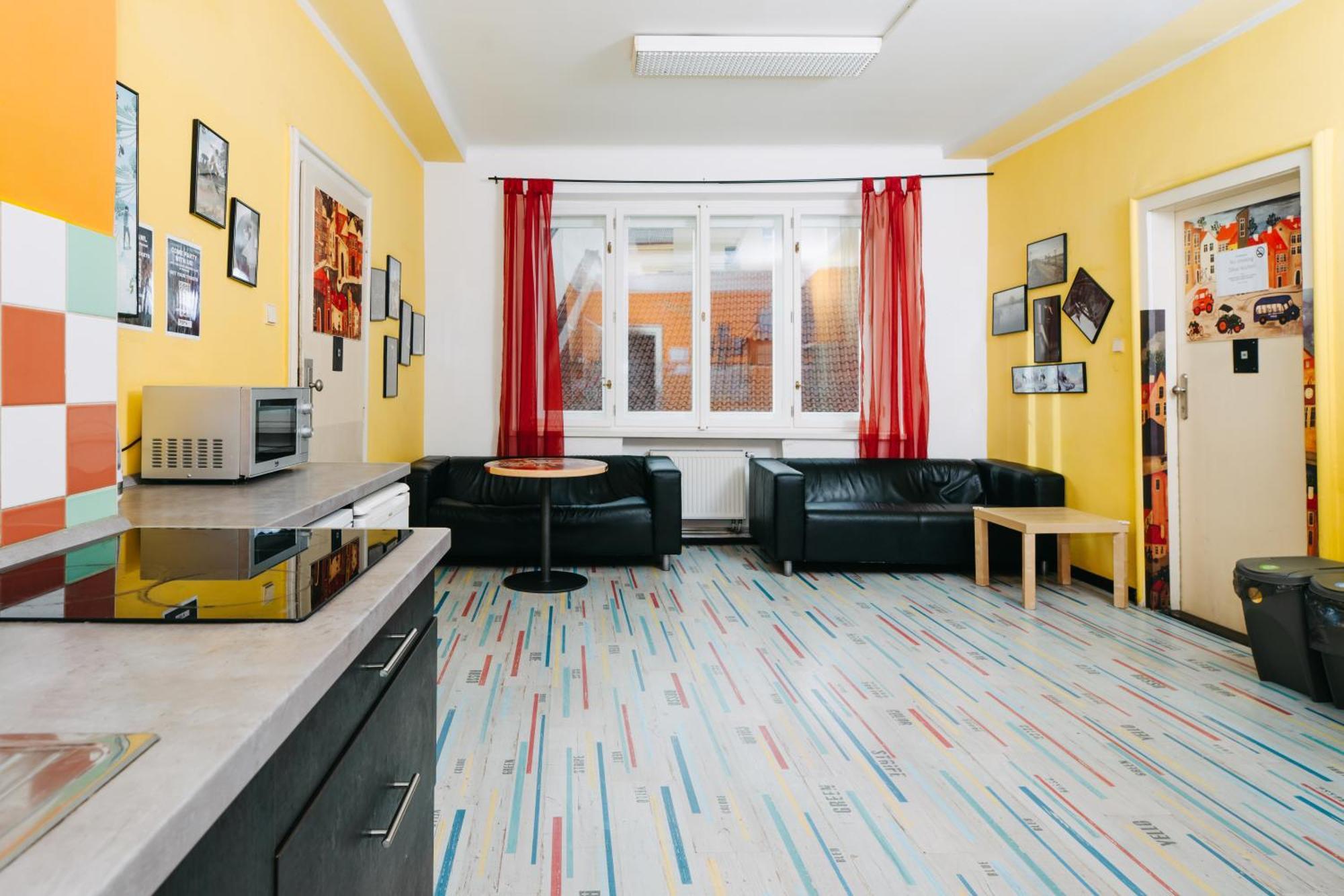 Benedikt City Center Hostel Прага Екстериор снимка